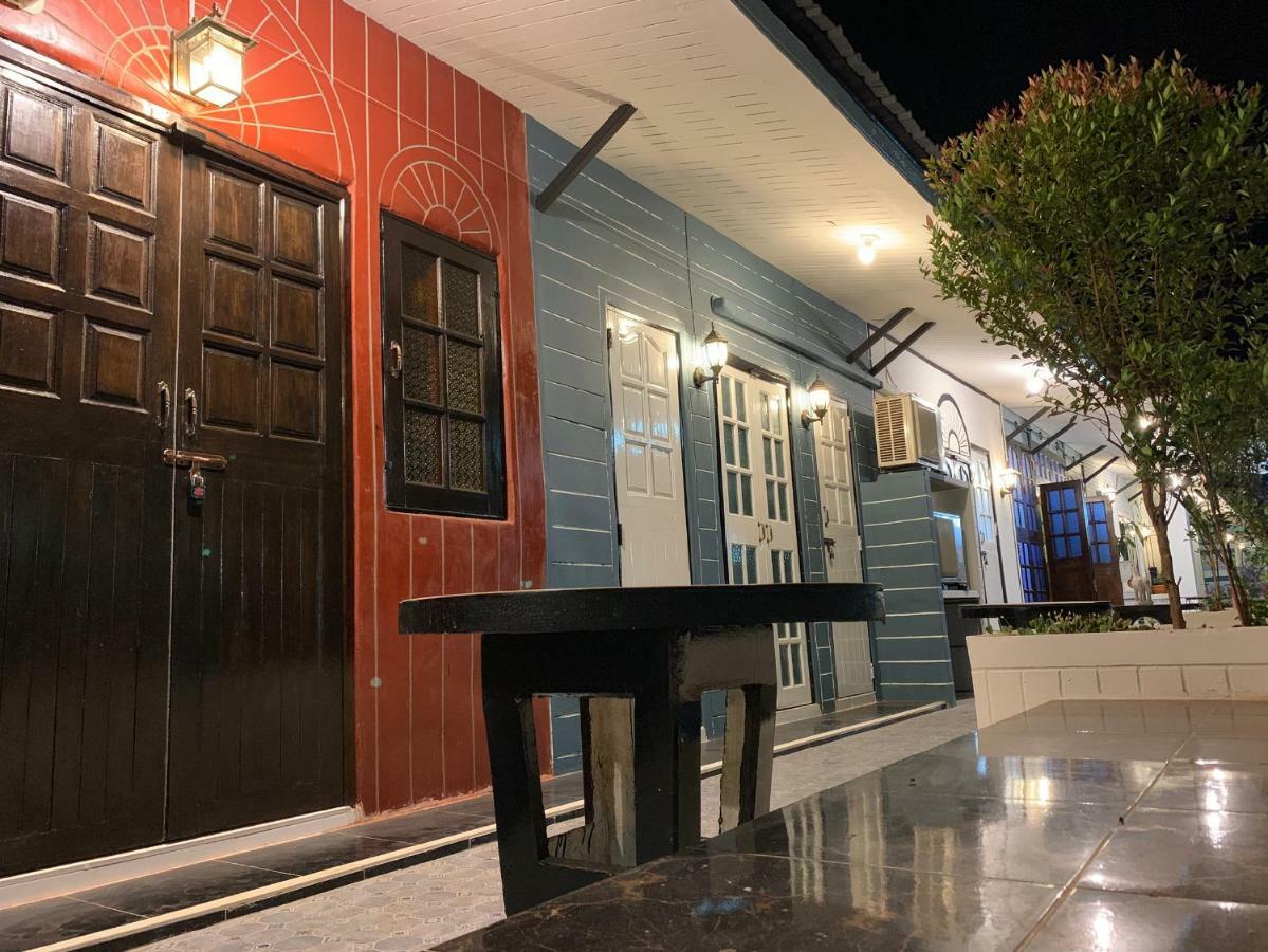 At Night Hotel Chumphon Exterior foto
