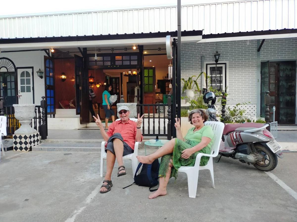 At Night Hotel Chumphon Exterior foto